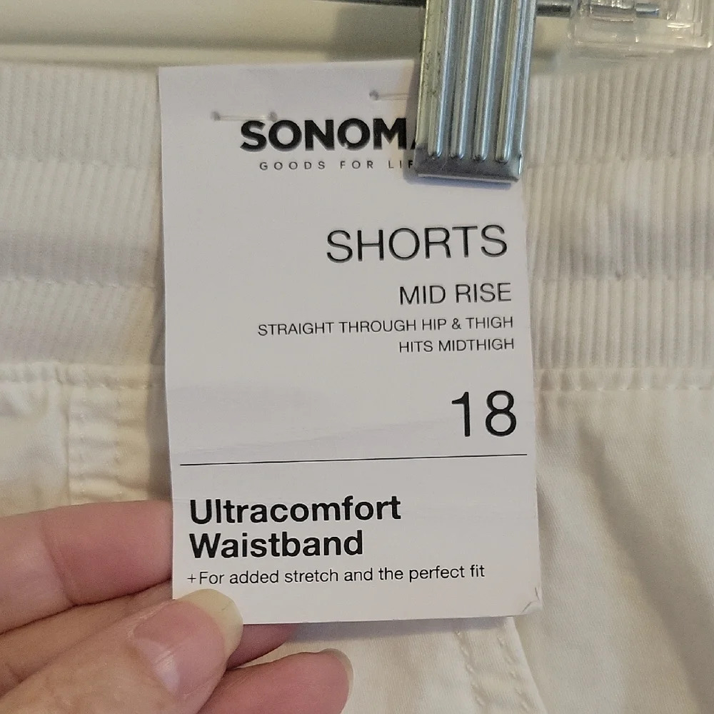 Sonoma Women's Sz18 mid rise,wide stretch waist with tie White Cargo Shorts NWT - Picture 2 of 5